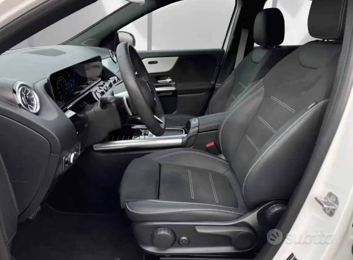 Usata Mercedes GLA200 AMG line 150 CV (110 kW) 2025 Bianco SUV