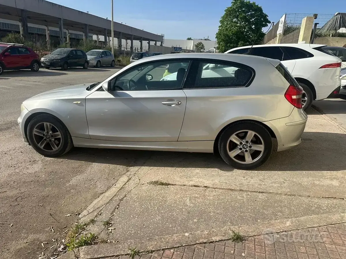Usata BMW 118 143 CV (105 kW) 2008 Grigio Utilitaria
