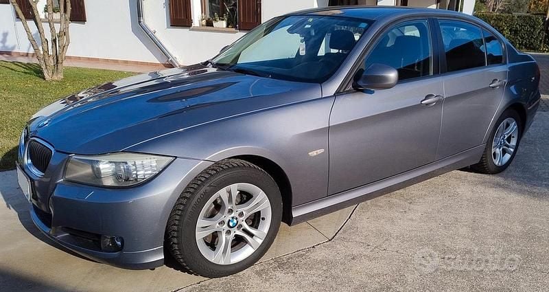 Usata BMW 320 Efficient Dynamics 177 CV (130 kW) 2010 Grigio Berlina