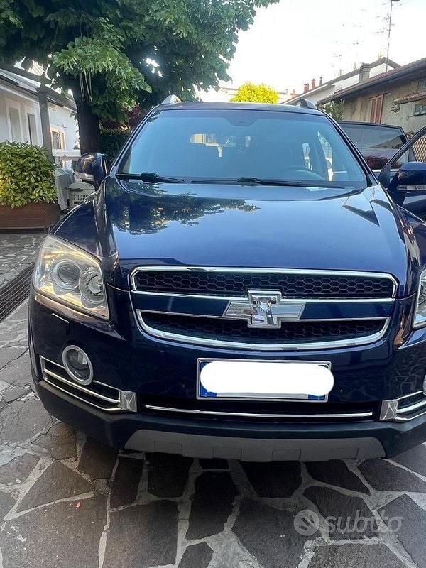 Usata Chevrolet Captiva 150 CV (110 kW) 2009 Blu SUV