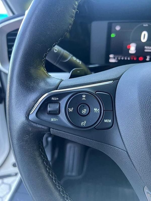 Usata Opel Mokka Elegance 131 CV (96 kW) 2022 Bianco SUV