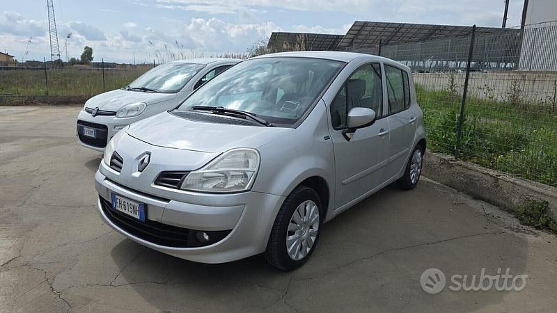 Usata Renault Modus 2011 Grigio Monovolume