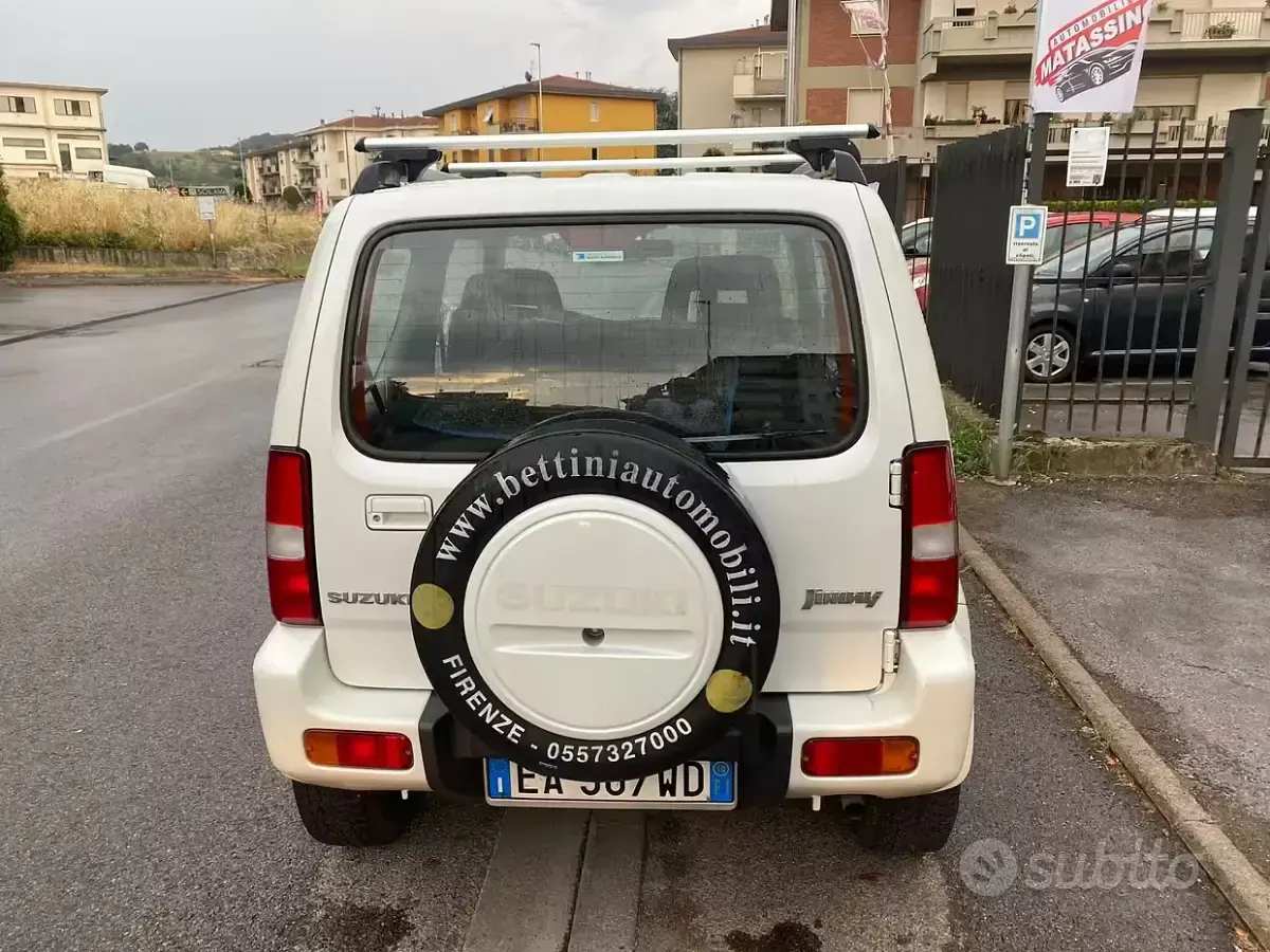 Usata Suzuki Jimny 85 CV (62 kW) 2010 Bianco SUV