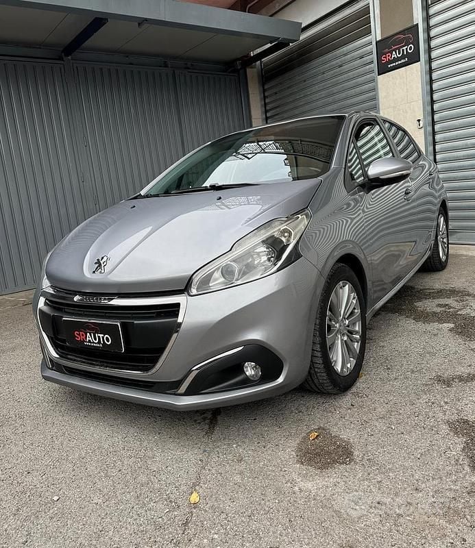 Usata Peugeot 208 Allure 101 CV (74 kW) 2019 Grigio Utilitaria