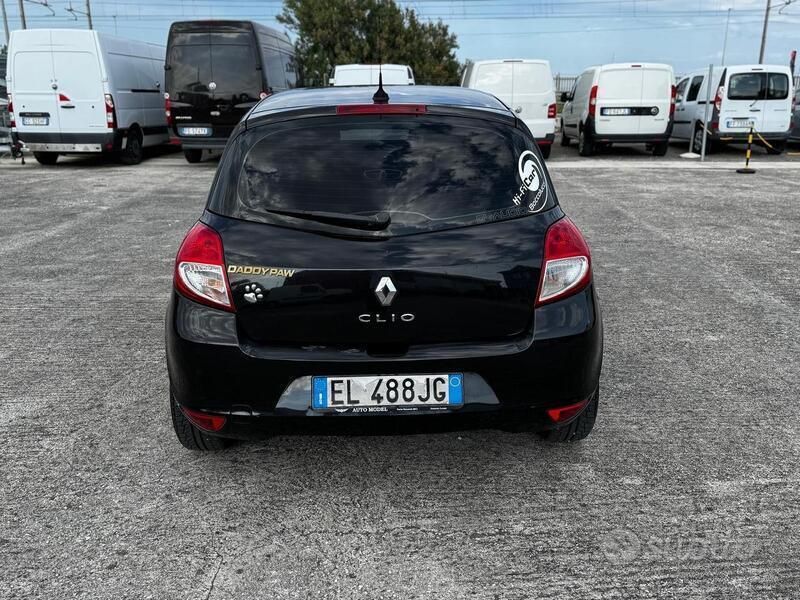Usata Renault Clio IV Dynamique 75 CV (55 kW) 2012 Nero Berlina