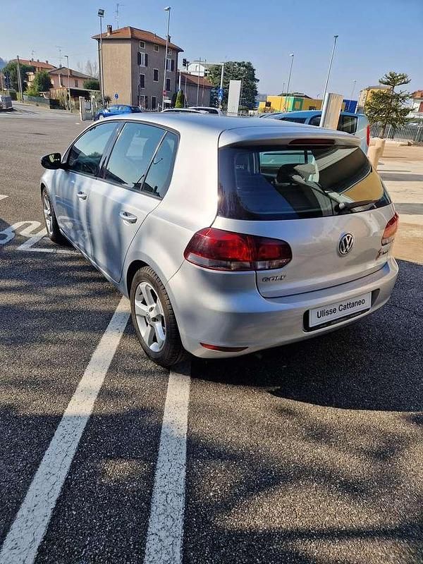 Usata VW Golf VI Highline 122 CV (89 kW) 2010 Argento metallizzato Utilitaria