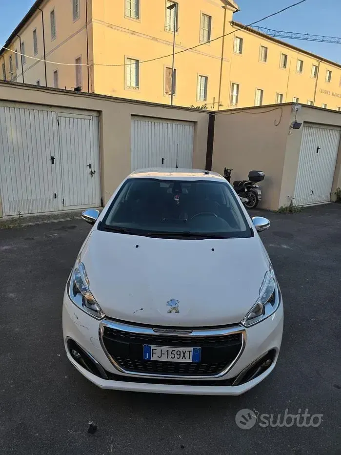 Usata Peugeot 208 GT-line 100 CV (73 kW) 2017 Bianco Utilitaria
