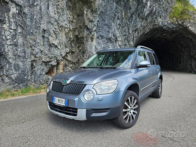 Grigio Usata 2012 Skoda Yeti Active SUV | 6500 € (Cara) - Immagine 1/4