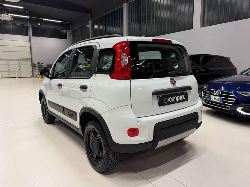 Usata Fiat Panda 4x4 Wild 86 CV (63 kW) 2022 Bianco Utilitaria