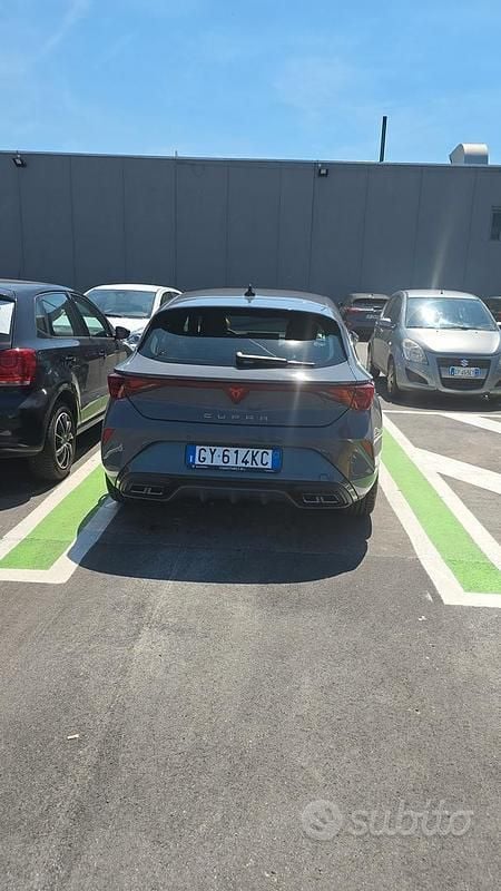 Usata Cupra Leon 150 CV (110 kW) 2025 Grigio Berlina