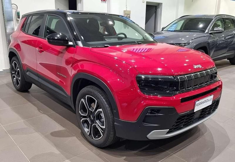 Usata Jeep Avenger Summit 101 CV (74 kW) 2024 Ruby tetto black SUV