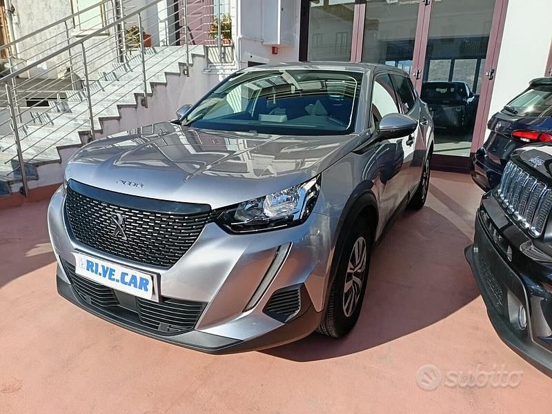 Usado Peugeot 2008 Active 110 HP (80 kW) 2021 Cinzento SUV