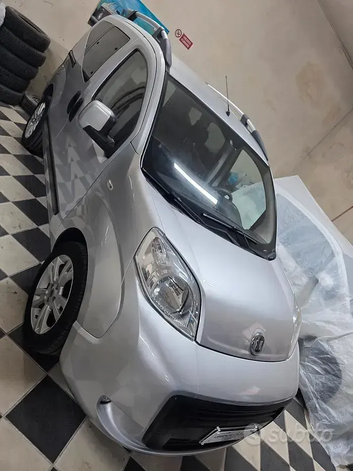Usata Fiat Qubo Trekking 75 CV (55 kW) 2010 Grigio Monovolume