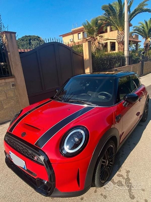 Usata Mini Cooper S 178 CV (130 kW) 2022 Rosso Utilitaria