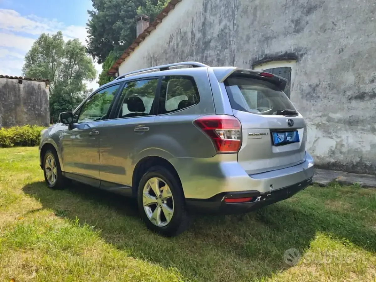 Usata Subaru Forester 150 CV (110 kW) 2015 Grigio SUV