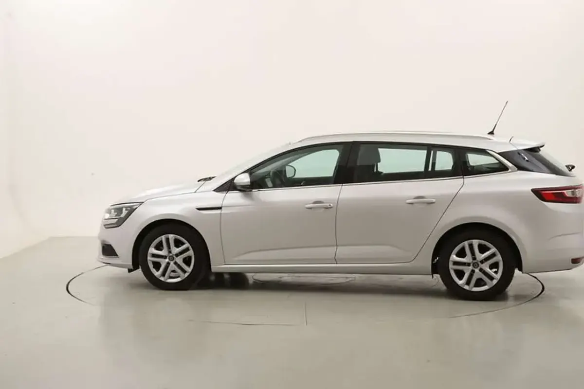 Usata Renault Mégane GrandTour Business 116 CV (85 kW) 2020 Argento Station wagon