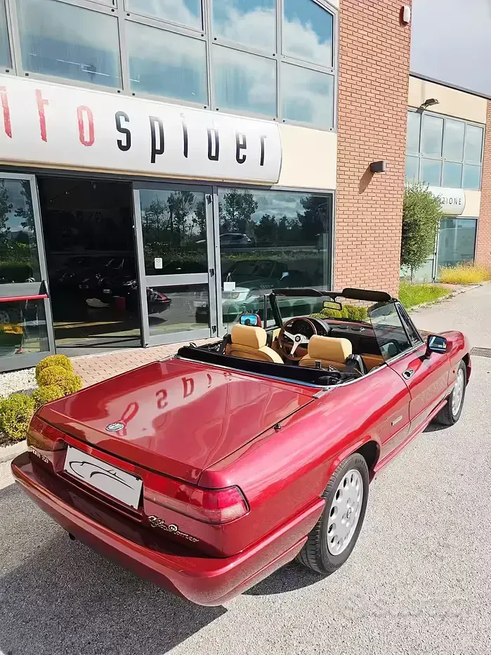 Usata Alfa Romeo Spider 122 CV (89 kW) 1990 Cabrio