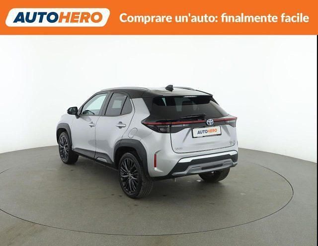 Usata Toyota Yaris Cross 92 CV (67 kW) 2022 Argento SUV