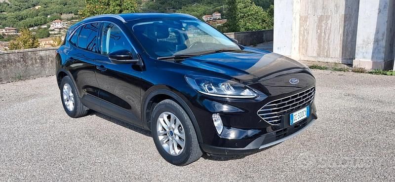 Usata Ford Kuga Titanium 120 CV (88 kW) 2021 Nero SUV