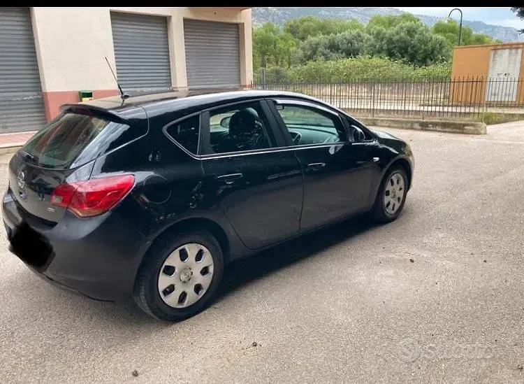 Usata Opel Astra 2009 Nero Monovolume