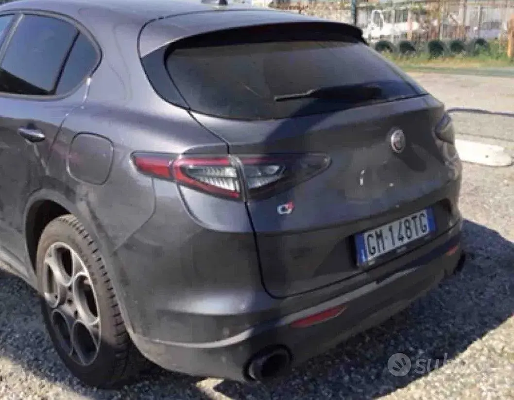 Usata Alfa Romeo Stelvio Sprint 209 CV (153 kW) 2023 Grigio SUV