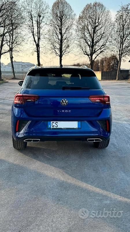 Usata VW T-Roc R-line 150 CV (110 kW) 2023 Blu SUV