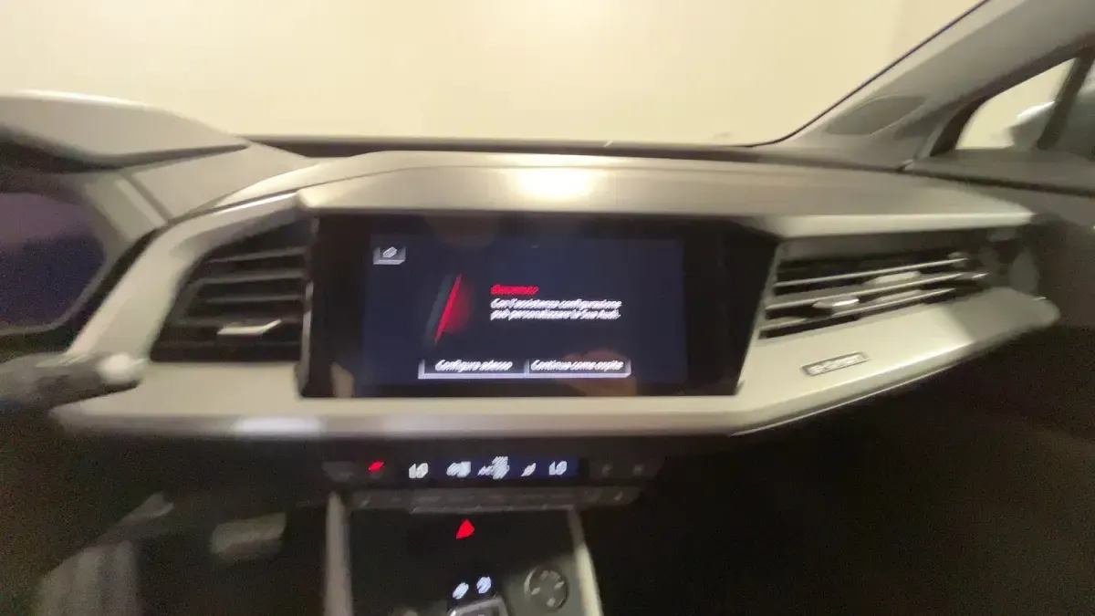 Usata Audi Q4 e-tron Advanced 69 kW (95 CV) 2021 Grigio tifone metallizzato SUV