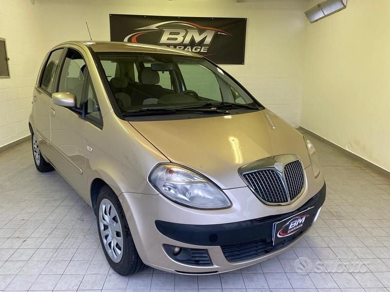 Usata Lancia Musa 95 CV (69 kW) 2007 Beige Monovolume