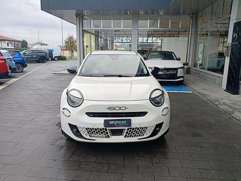 Usata Fiat 600 La Prima 101 CV (74 kW) 2025 Bianco pastello SUV
