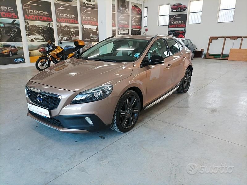 Usata Volvo V40 CC Momentum 150 CV (110 kW) 2013 Bronzo Station wagon