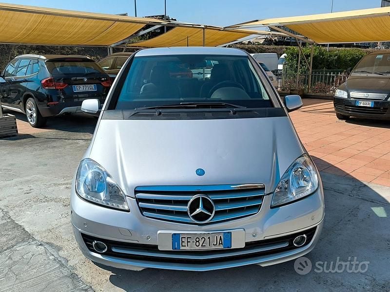 Usata Mercedes A180 Avantgarde 108 CV (79 kW) 2010 Grigio Berlina