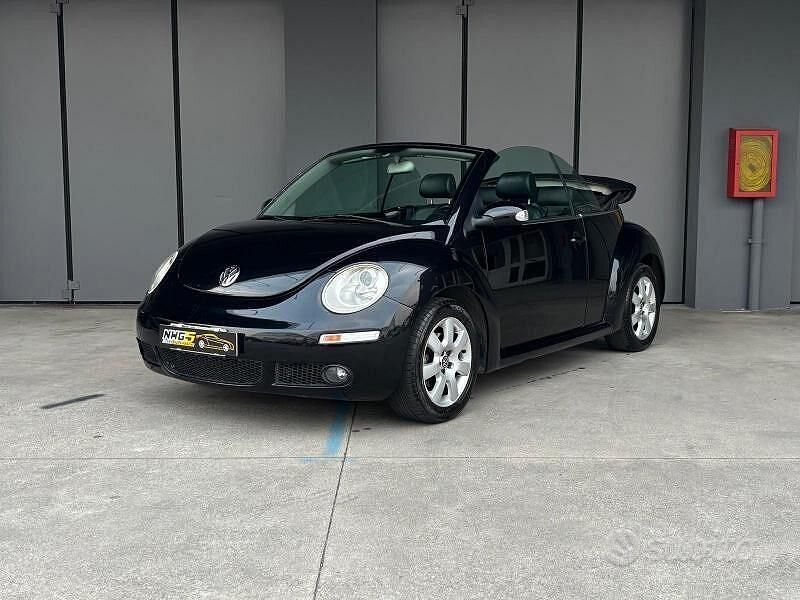 Usata VW New Beetle 75 CV (55 kW) 2008 Nero Utilitaria