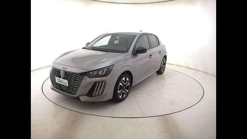 Usata Peugeot 208 Allure 101 CV (74 kW) 2024 Grigio Utilitaria
