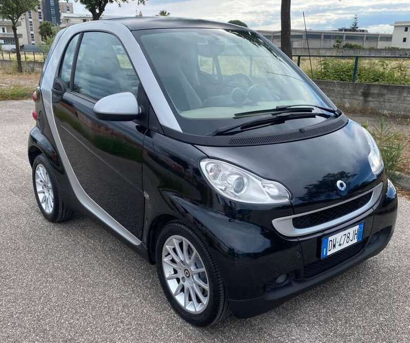 Usata 2009 Smart ForTwo Coupé Passion Due volumi | 4900 € (Cara) - Immagine 1/4