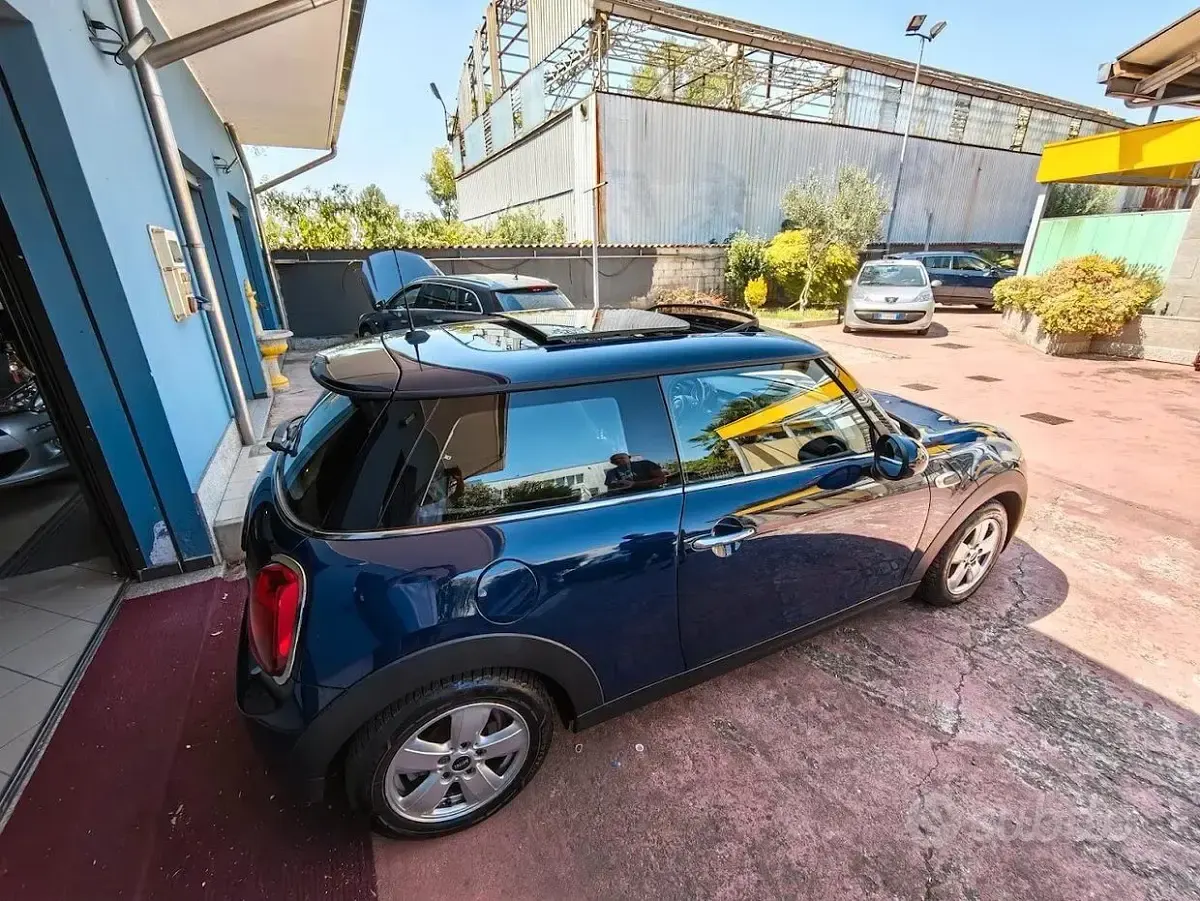 Usata Mini Cooper D Hype 116 CV (85 kW) 2019 Bluazzurro Utilitaria