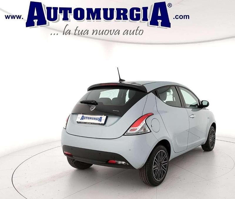 Usata Lancia Ypsilon Silver 69 CV (50 kW) 2024 Verde Utilitaria