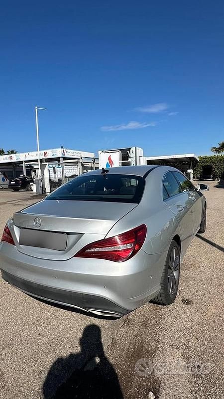 Usata Mercedes CLA200 Business 136 CV (100 kW) 2018 Grigio Berlina