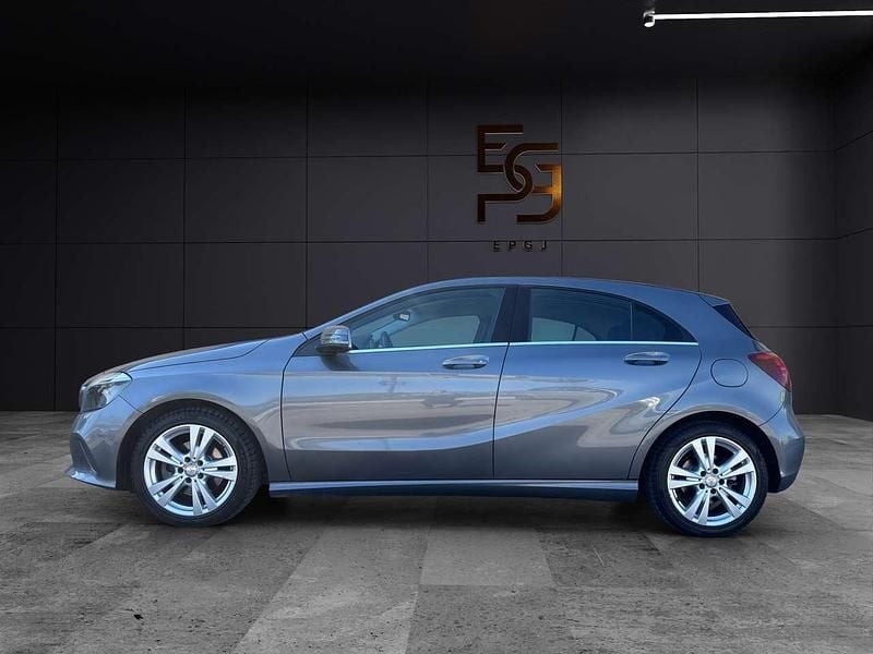 Usata Mercedes A180 122 CV (89 kW) 2016 Grigio Berlina