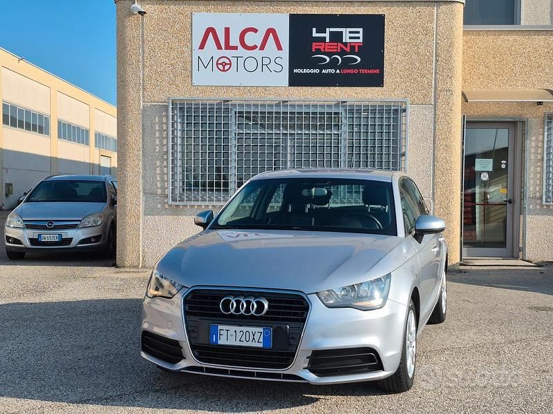 Usata Audi A1 Attraction 104 CV (76 kW) 2014 Argento Utilitaria