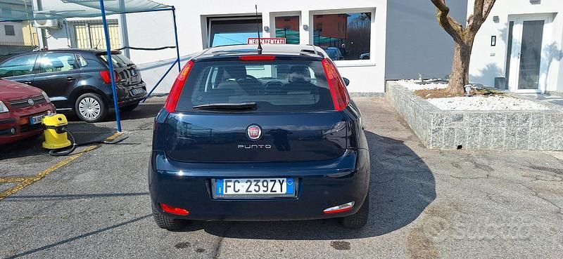 Usata Fiat Punto Street 69 CV (50 kW) 2016 Blu Utilitaria