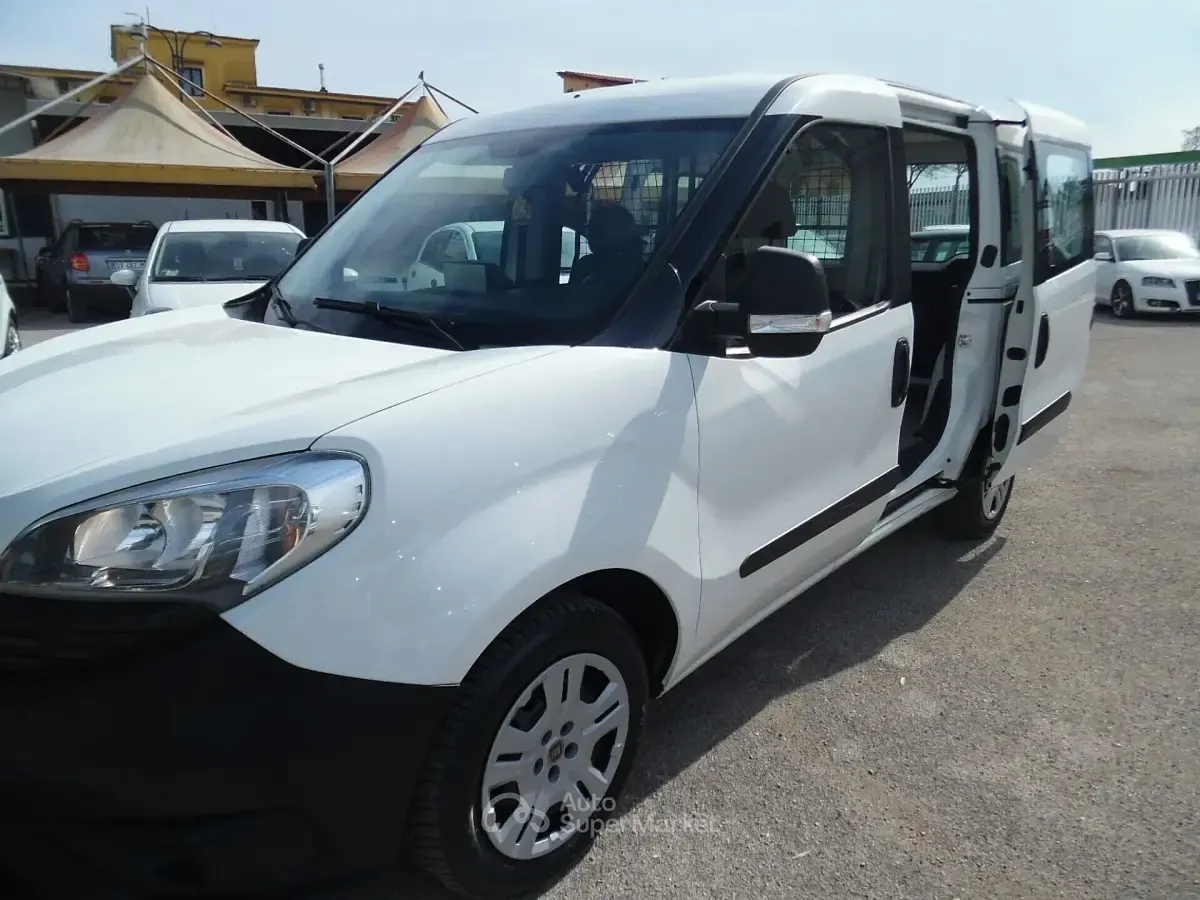 Usata Fiat Doblò 95 CV (69 kW) 2015 Bianco Monovolume