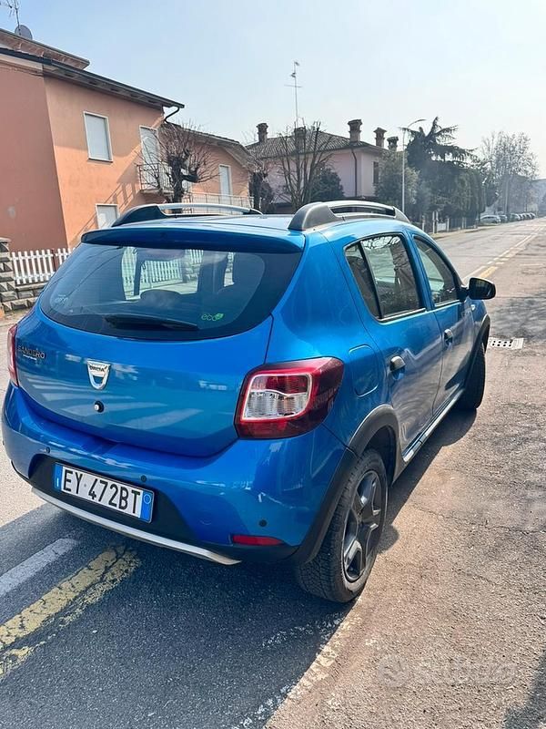 Usata Dacia Sandero Stepway 90 CV (66 kW) 2015 Blu Utilitaria