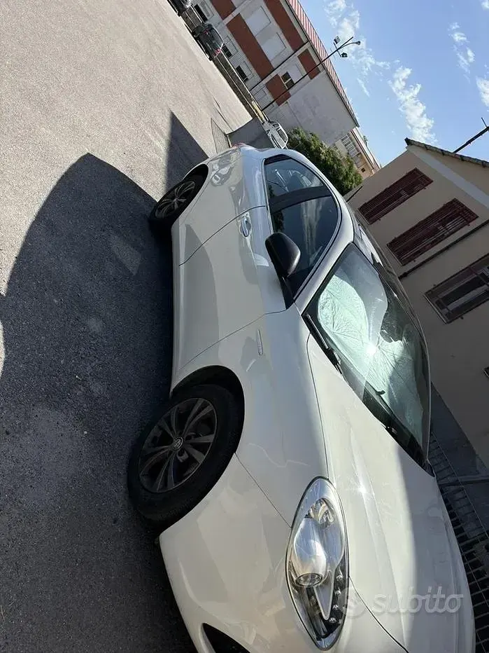 Usata Alfa Romeo Giulietta 105 CV (77 kW) 2010 Bianco Utilitaria