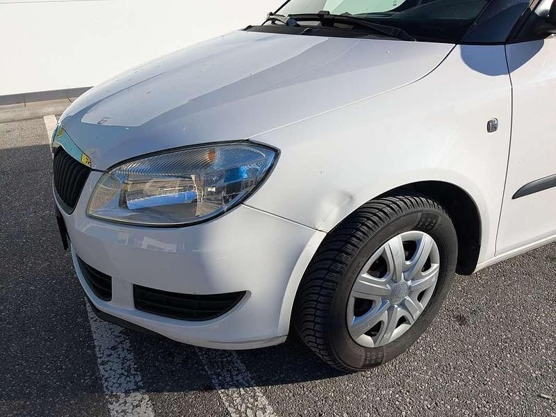 Usata Skoda Roomster Active 69 CV (50 kW) 2011 Bianco Monovolume