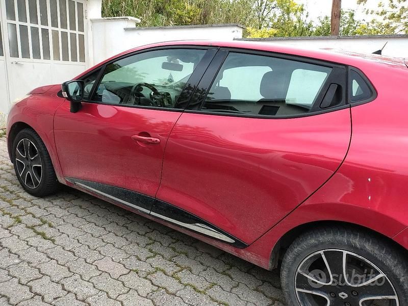 Usata Renault Clio IV 75 CV (55 kW) 2014 Rosso