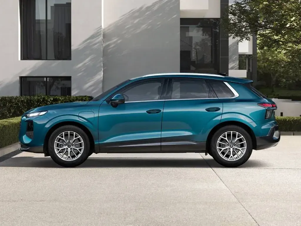 Nuova Audi Q3 Advanced 272 CV (200 kW) 2026 Blu malpelo metallizzato SUV