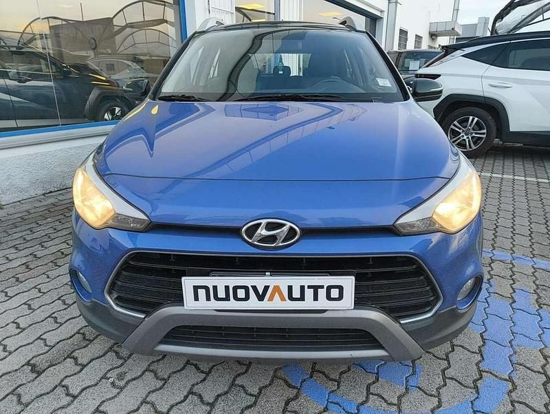 Usata Hyundai i20 101 CV (74 kW) 2020 Blu/azzurro Utilitaria