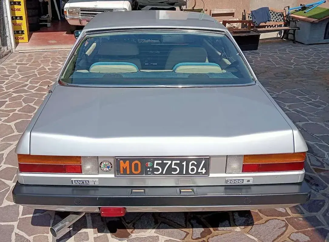 Usata Lancia 2000 120 CV (88 kW) 1978 Grigio Coupé