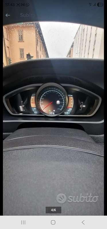 Usata Volvo V40 R-Design Kinetic 114 CV (83 kW) 2013 Berlina