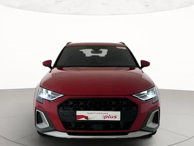 Usado Audi A3 Advanced Plus 150 CV (110 kW) 2025 Rojo Berlina